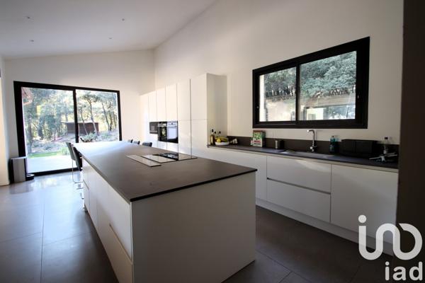 Maison à vendre 6 pièces 235 m² Saint-Mathieu-de-Tréviers