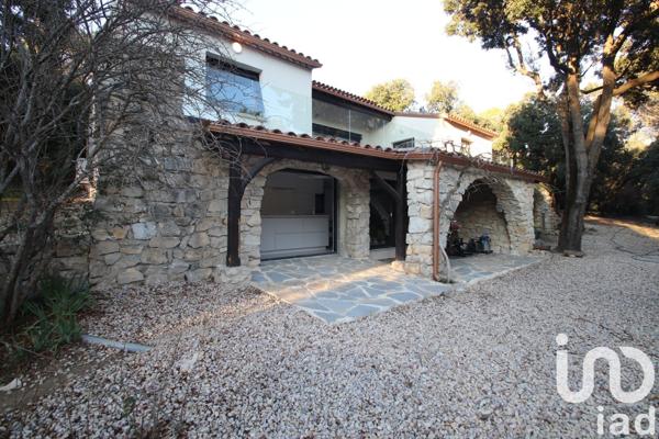 Maison à vendre 6 pièces 235 m² Saint-Mathieu-de-Tréviers