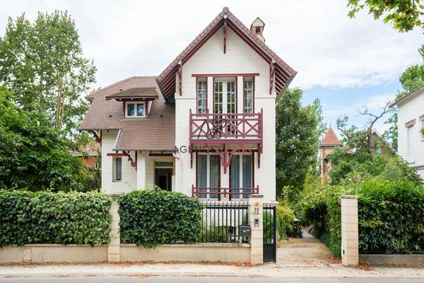 Maison Le Vésinet 5 pièce(s) 103.72 m2 Le vÉsinet Maison Le Vésinet 5 pièce(s) 103.72 m2 Le vÉsinet
