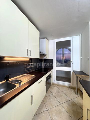 Appartement à vendre, 3 pièces rénovées avec deux Loggias, idéal pour une famille qui aime l'espace ou pour un bel investissement locatif