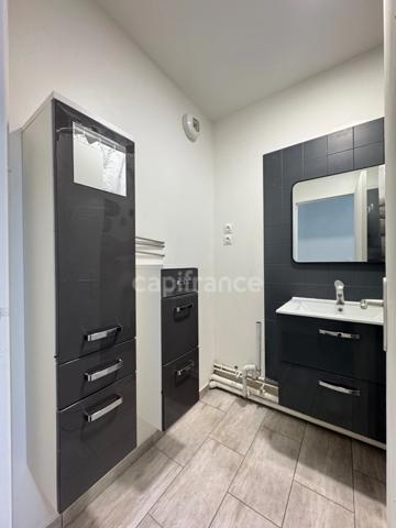 Appartement à vendre, 3 pièces rénovées avec deux Loggias, idéal pour une famille qui aime l'espace ou pour un bel investissement locatif