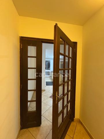 Appartement à vendre, 3 pièces rénovées avec deux Loggias, idéal pour une famille qui aime l'espace ou pour un bel investissement locatif