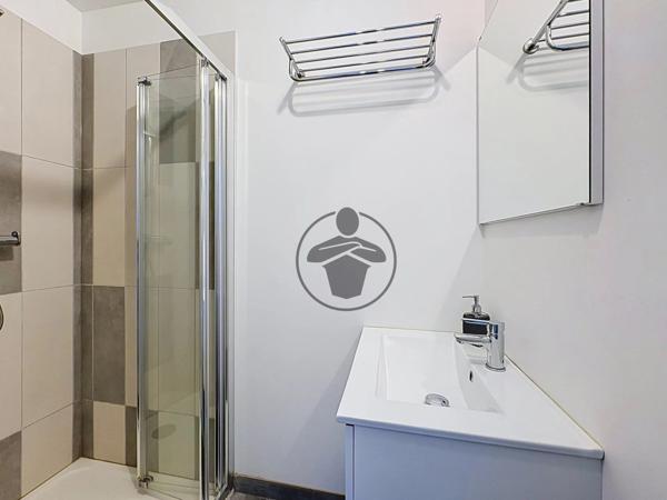 Location                                                      Appartement
                        
                     2 pièces                      25 m2                     à Saint-Quentin
