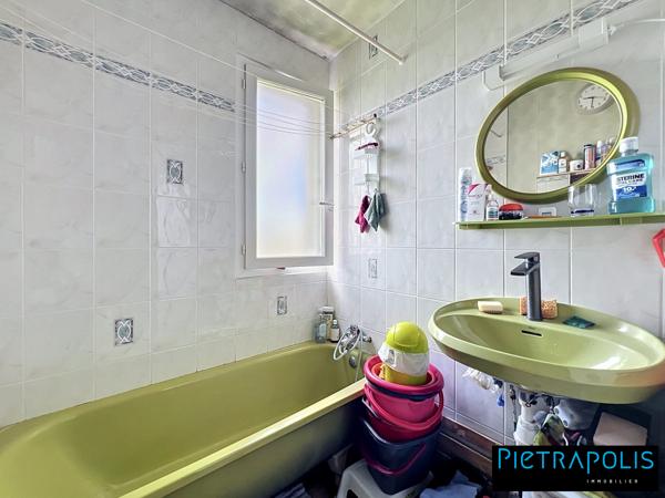 APPARTEMENT T3 OU 4 DERNIER ETAGE