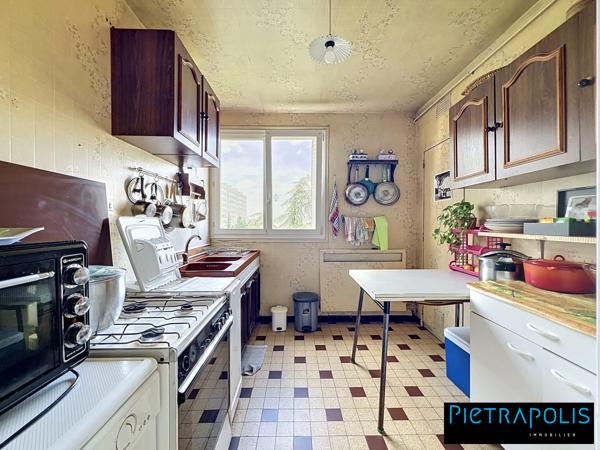 APPARTEMENT T3 OU 4 DERNIER ETAGE