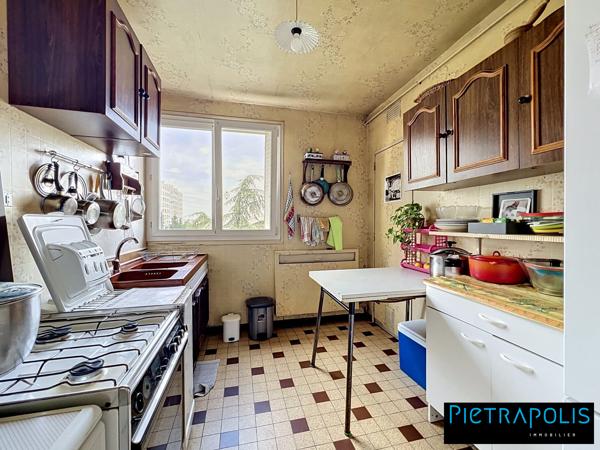 APPARTEMENT T3 OU 4 DERNIER ETAGE