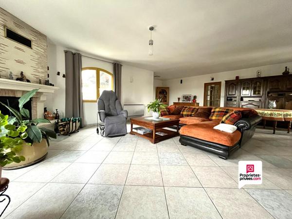 Villa T7 SAINT AUNES  de 210m² avec vue imprenable et piscine