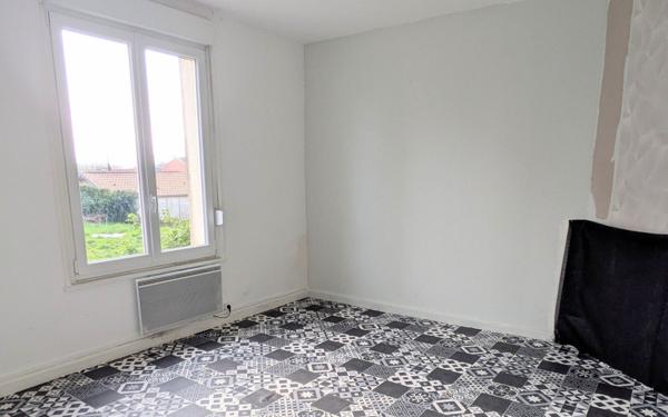 Maison à vendre    4 pièces •  Étain