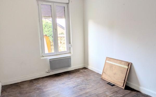 Maison à vendre    4 pièces •  Étain