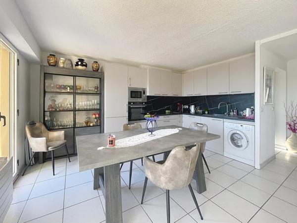 Appartement 3 pièces à Saint Raphaël, vue mer, garage