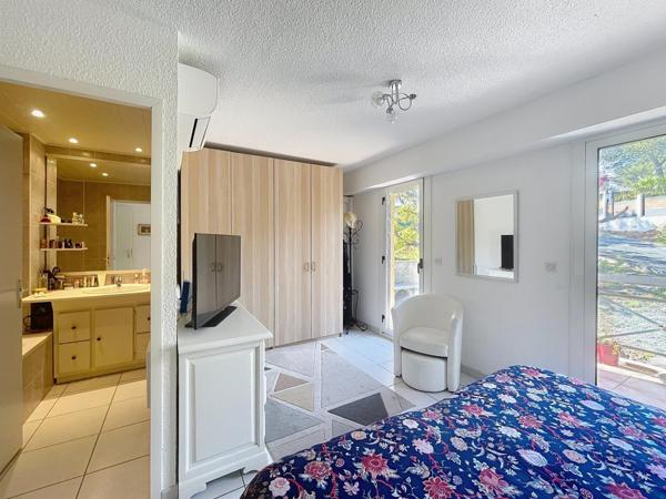 Appartement 3 pièces à Saint Raphaël, vue mer, garage