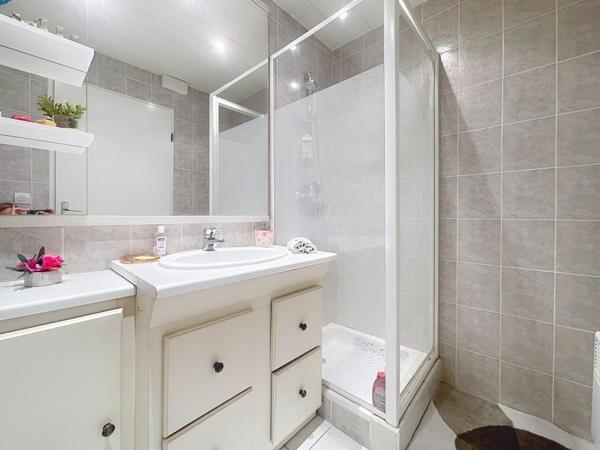 Appartement 3 pièces à Saint Raphaël, vue mer, garage