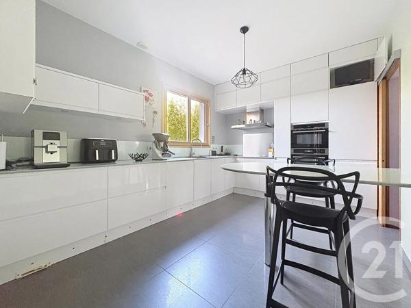 Maison à vendre  6 pièces - 179 m 2   ROYE  - 80