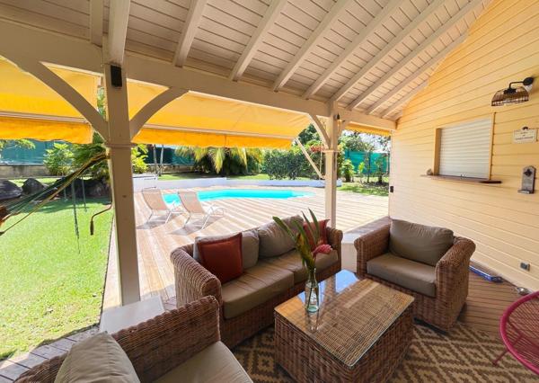 BAISSE DE PRIX Très belle maison T5 avec piscine, deck, au calme