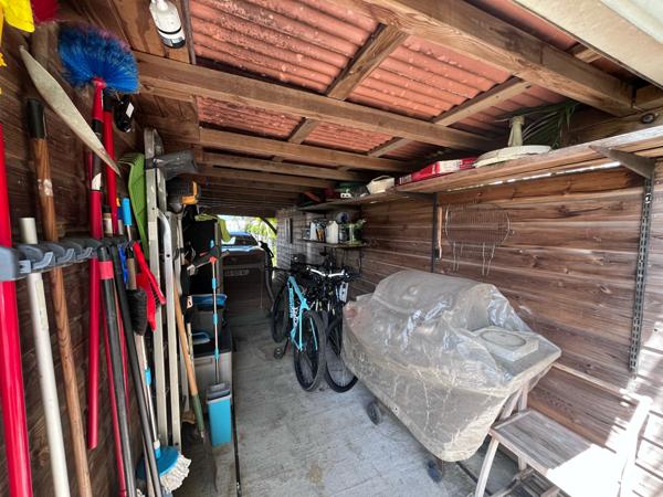 BAISSE DE PRIX Très belle maison T5 avec piscine, deck, au calme