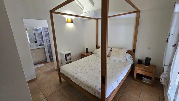 BAISSE DE PRIX Très belle maison T5 avec piscine, deck, au calme