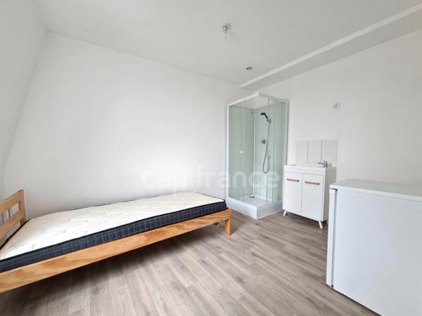 Chambre 10 m² avec salle d'eau – Colocation meublée – 370 € CC – Roubaix