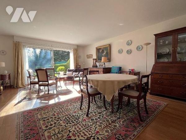 En exclusivité chez votre notaire ! En centre ville d'Hazebrouck, résidence de standing avec  v...