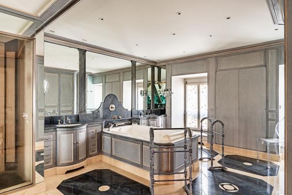 Vente Appartement de luxe Paris 8 4 Pièces 180 m²
