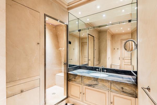 Vente Appartement de luxe Paris 8 4 Pièces 180 m²