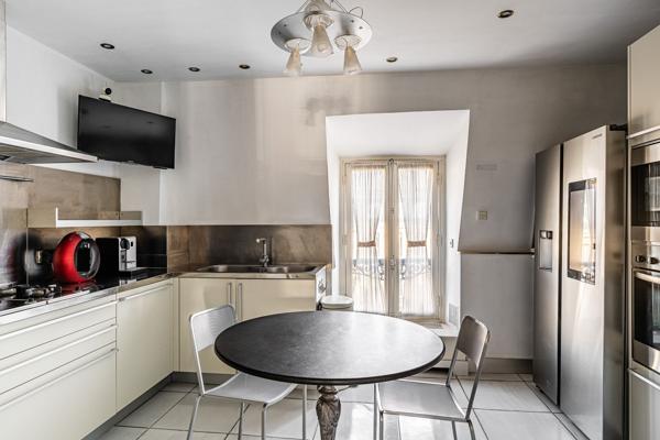 Vente Appartement de luxe Paris 8 4 Pièces 180 m²