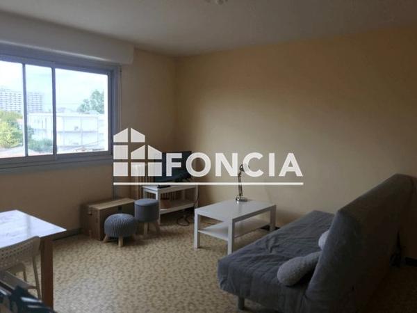 Location Appartement 2 pièces 52.1 m² - 9 RUE BOUTIN Bordeaux 33000