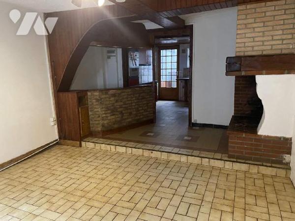 BAISSE DE PRIX :
A VENDRE à proximité du Centre ville, du Parc d'Emonville, une maison ABBEVIL...