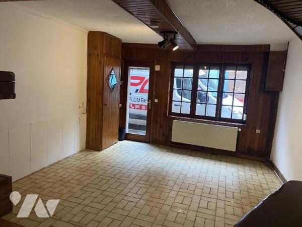 BAISSE DE PRIX :
A VENDRE à proximité du Centre ville, du Parc d'Emonville, une maison ABBEVIL...