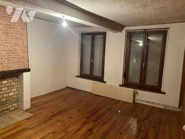 BAISSE DE PRIX :
A VENDRE à proximité du Centre ville, du Parc d'Emonville, une maison ABBEVIL...
