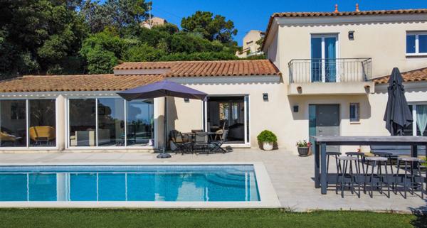 Saint-Aygulf vue mer 4 chambres garage piscine