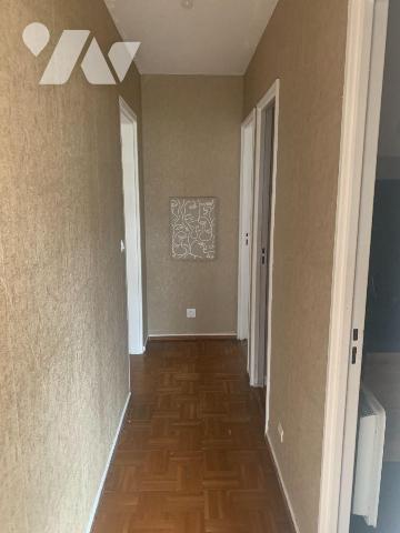 Appartement type III offrant:
 Hall d'entrée avec vestiaire, séjour donnant sur balcon, cuisin...