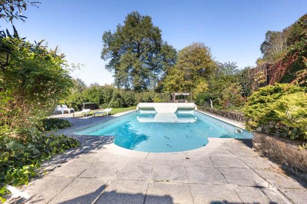 Maison à vendre |  La Chapelle-Montbrandeix |  15 pièces | 493 m²