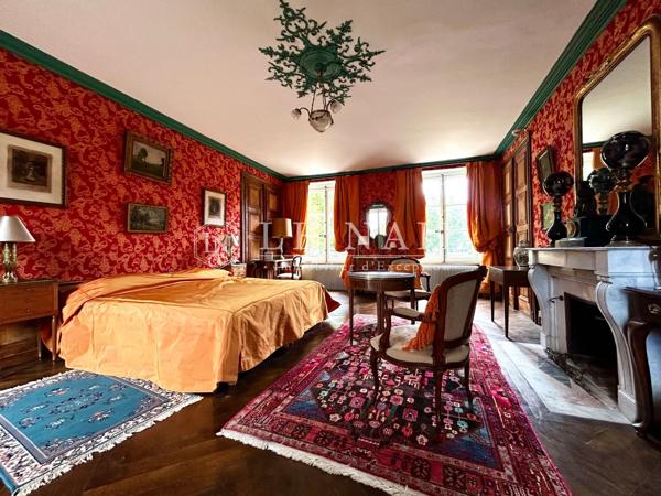 Château des XVe et XVIIIe siècles en Bourgogne