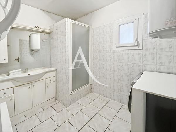 Maison T3 de 75 m2 avec terrasse, jardin et cabanon - 13380 Plan De Cuques