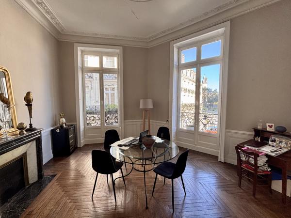Location appartement 5 pièce(s) 152 m²