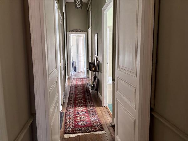 Location appartement 5 pièce(s) 152 m²