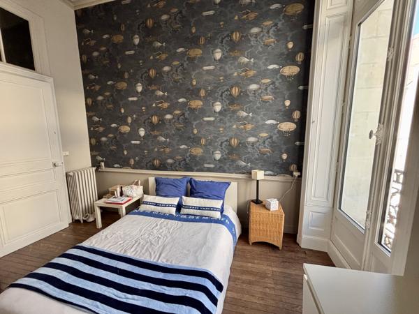 Location appartement 5 pièce(s) 152 m²