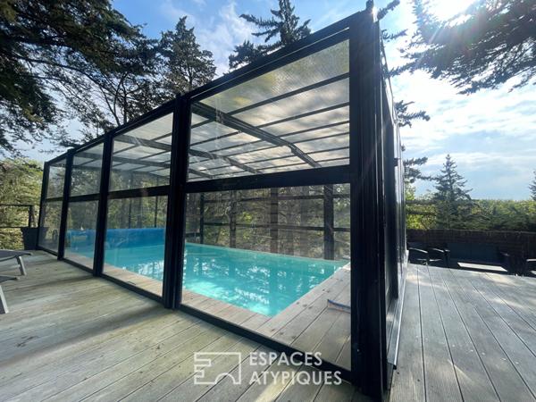 Belles prestations pour ce cocon au coeur de la nature, piscine couverte, 500m de la plage