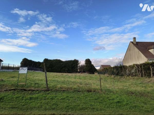 PROCHE LA FERTE-MILON - TERRAIN A BATIR