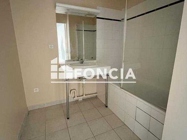 Location Appartement 3 pièces 69.6 m² - LES JARDINS DU VALLON Aix-la-duranne 13100