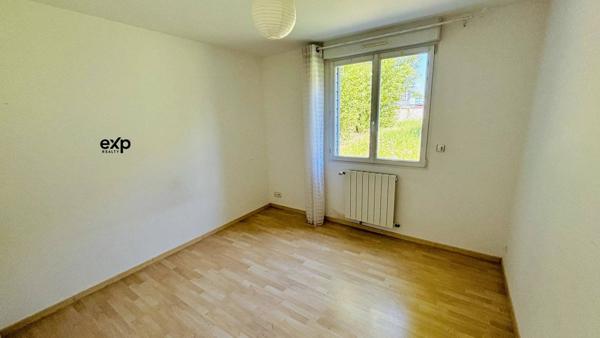 Maison 5 pièces 136 m2 avec piscine.