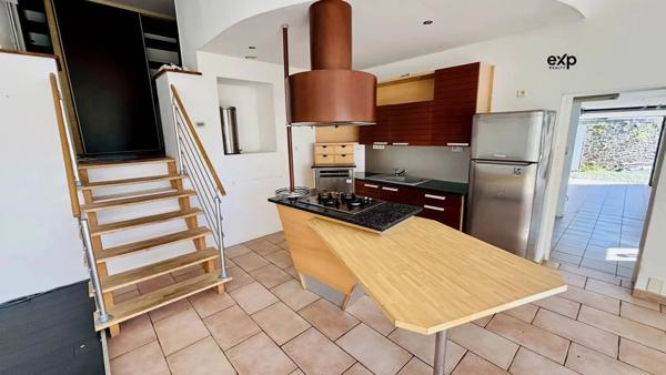 Maison 5 pièces 136 m2 avec piscine.