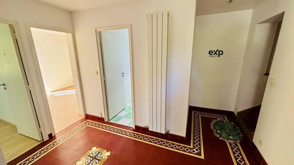 Maison 5 pièces 136 m2 avec piscine.