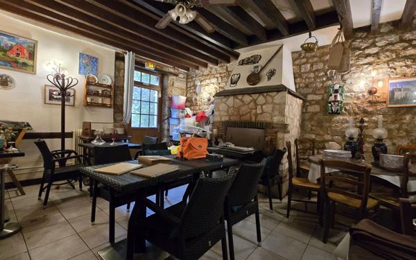 Immeuble à vendre    6 pièces • 140 m2 Vernon