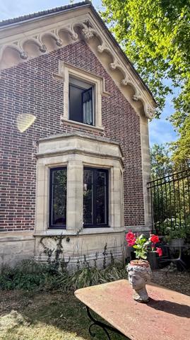 Vente
                Maison108 m² - 5 Pièces -
                    BOISSY ST LEGER (94470)