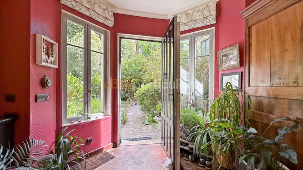 Vente
                Maison108 m² - 5 Pièces -
                    BOISSY ST LEGER (94470)