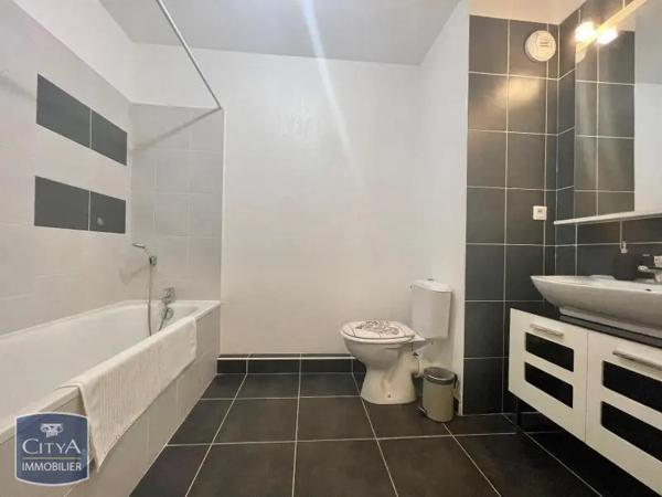 Appartement à louer 2 pièces 44.11m² Béziers (34500)