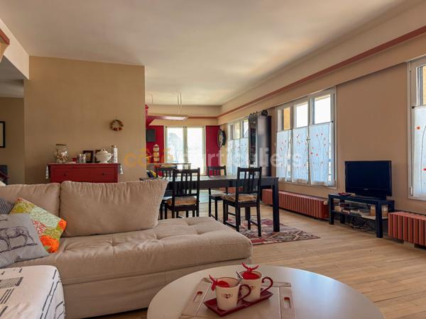 Vente
                Immeuble320 m² - 10 Pièces -
                    SAINT POL SUR TERNOISE (62130)