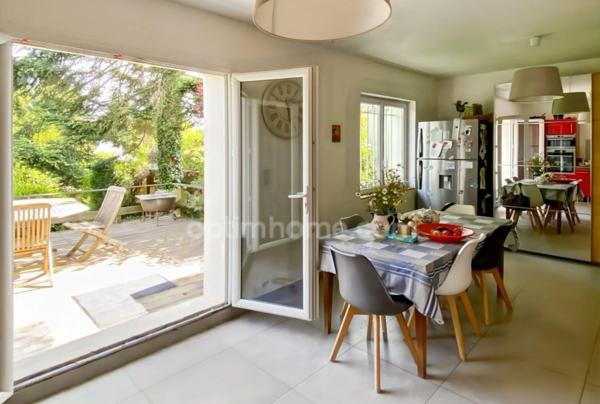 MAGNY LES HAMEAUX (78) - MAISON - 8 PIECES - 211m2 - 6 CHAMBRES - TERRAIN 680M2 - RESIDENTIEL - TERRASSE - COMBLE AMENAGEABLE - SOUS-SOL - NID DE VERDURE - CALME