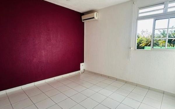 Maison à louer    5 pièces •  Baie-Mahault